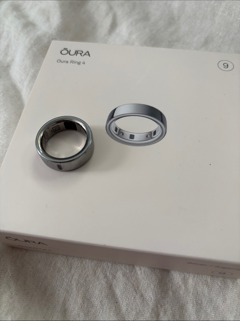Oura Ring 4 Men’s Smart Ring - Silver Metallic